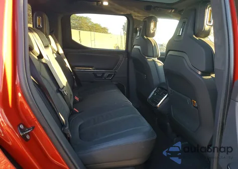 2022 Rivian R1T Adventure z USA, uszkodzony, nr VIN 7FCTGAAA8NN013122